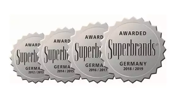 Vier ineinander laufende Kreise mit der Inschrift "Superbrand"