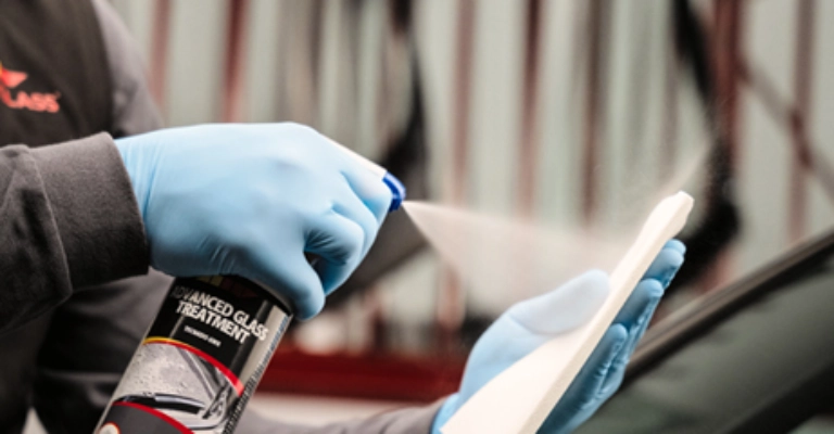 Carglass<sup>®</sup> Protect buchen und die Windschutzscheibe sicher versiegeln lassen.